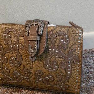 Montana west crossbody